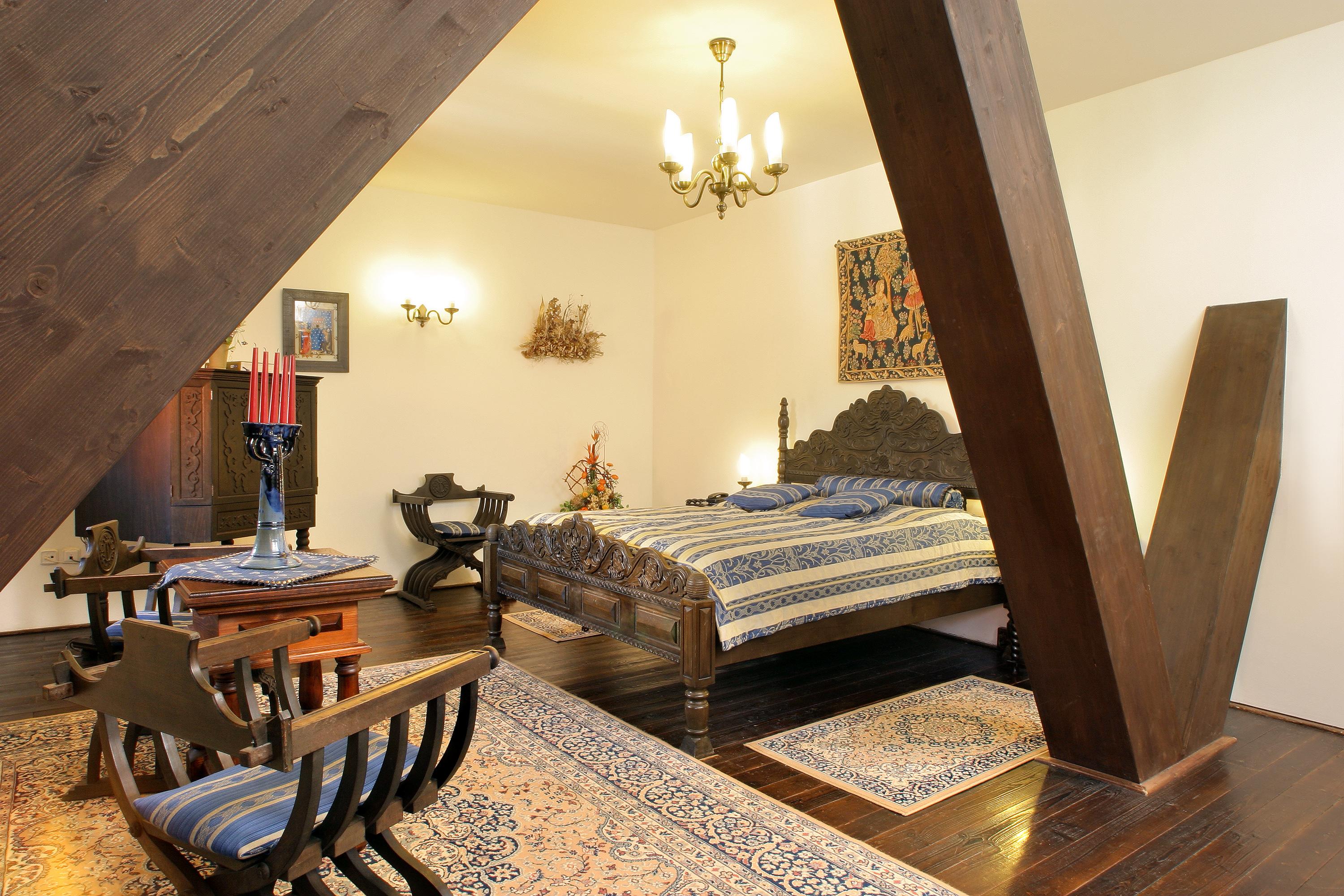 Hotel Ruze Cesky Krumlov Exterior photo A bedroom at the hotel