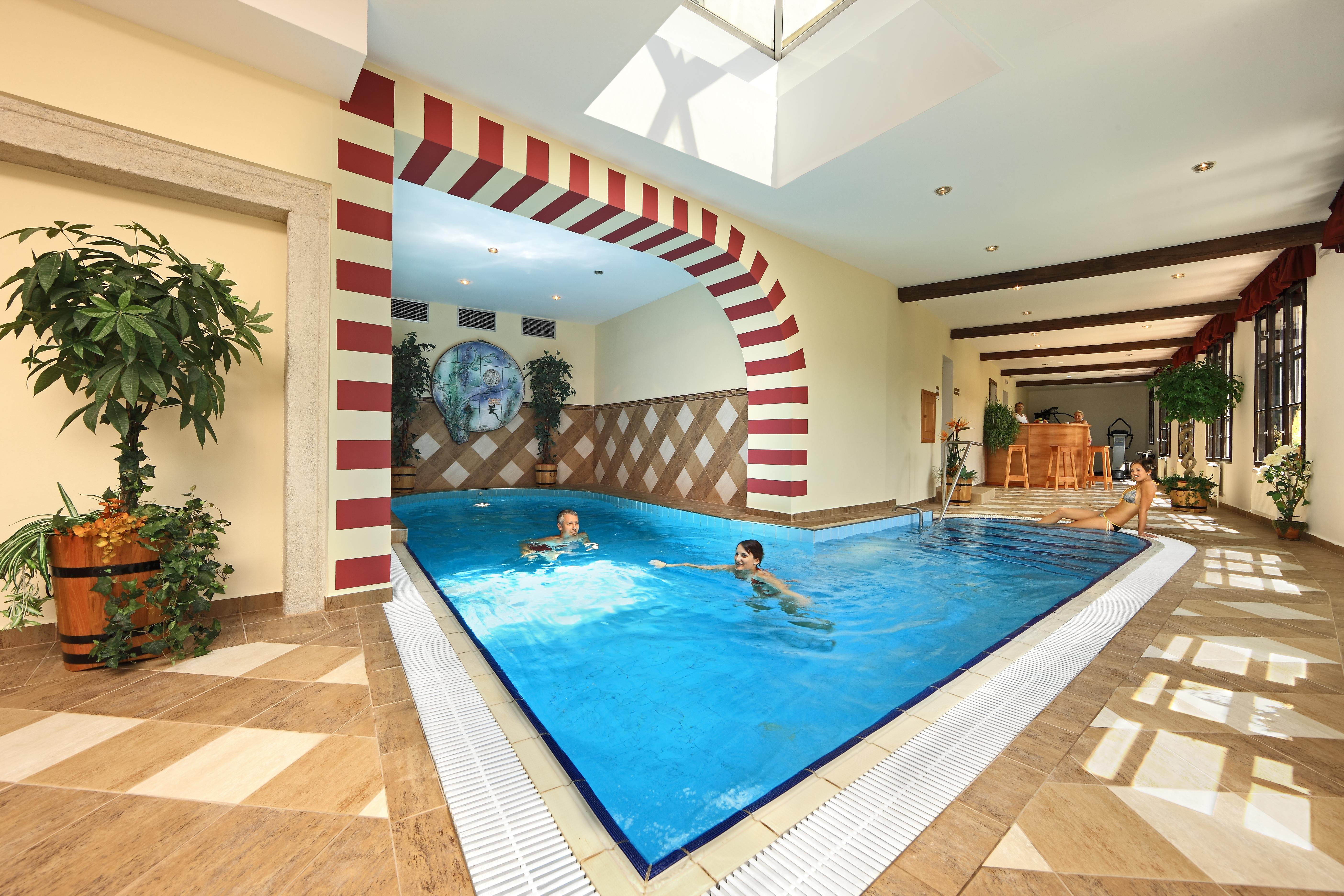 Hotel Ruze Cesky Krumlov Exterior photo Swimming pool