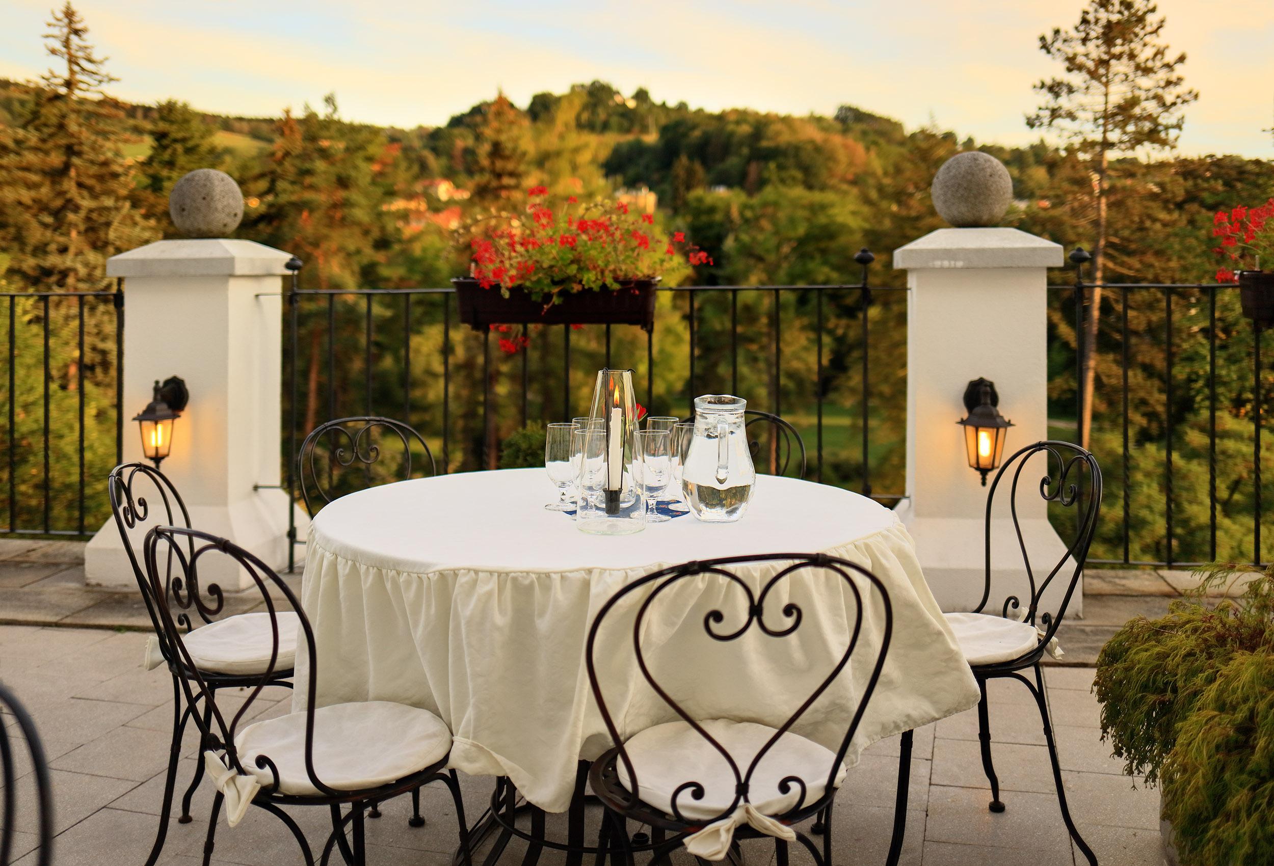Hotel Ruze Cesky Krumlov Exterior photo The Inn at Black Star Farms
