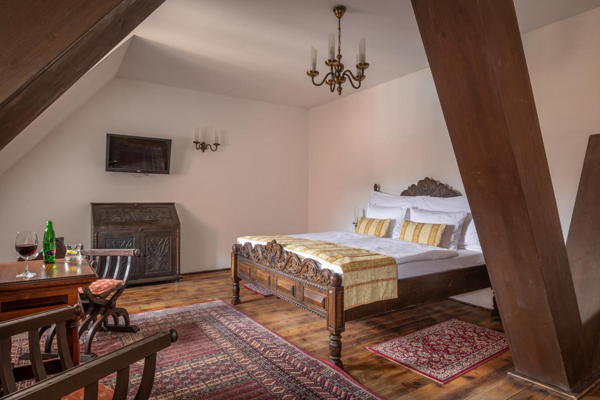 Hotel Ruze Cesky Krumlov Exterior photo Suite