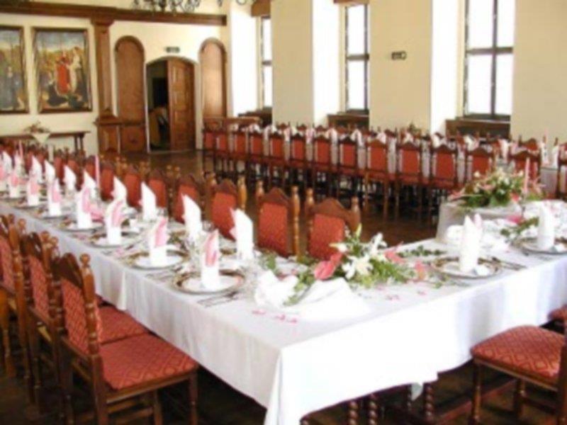 Hotel Ruze Cesky Krumlov Exterior photo The interior of the main hall